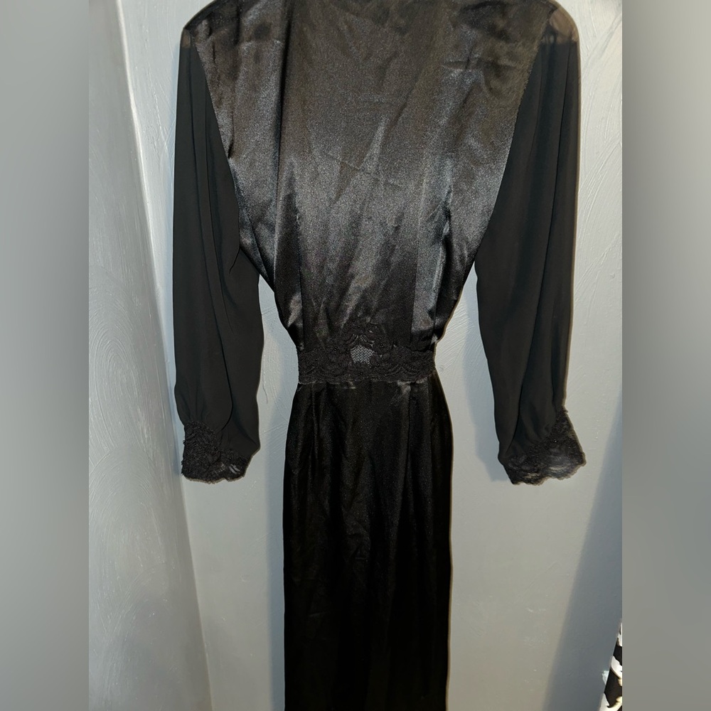 Oscar De La Renta Robe - Picture 4 of 5
